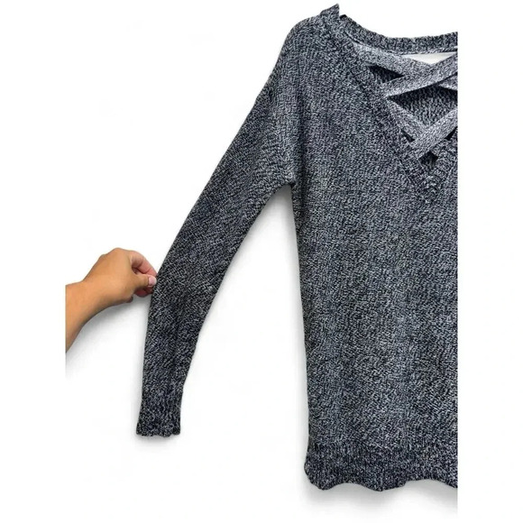 Arizona Jean Co Women's Gray Long Sleeve V-neckline Sweater Size Small - Picture 2 of 9